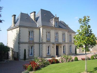 château pierre levée olonne sur mer